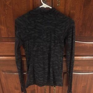 Lululemon hooded 1/2 zip camo